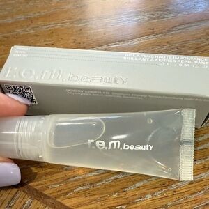 r.e.m Utmost Importance Plumping Lip Gloss 10ml